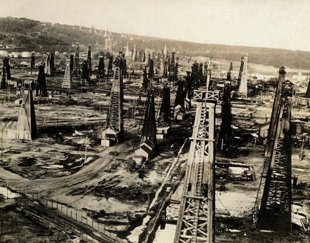 Campo de Petróleo na Segunda Guerra - Romênia